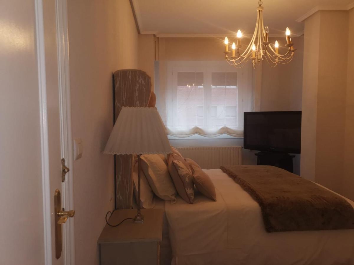 Habitación con baño privado en Bilbao Exterior foto